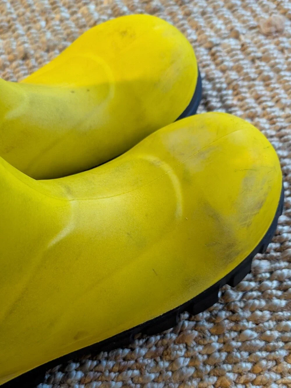 Tingley men yellow